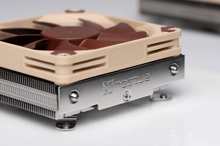 Noctua NH-L9i - Ventilateur de CPU 92 mm PWM pour Socket Intel LGA115x/1200, compatible mini-ITX/SFF/HTPC, avec pâte thermique NT-H1 et adaptateur faible bruit