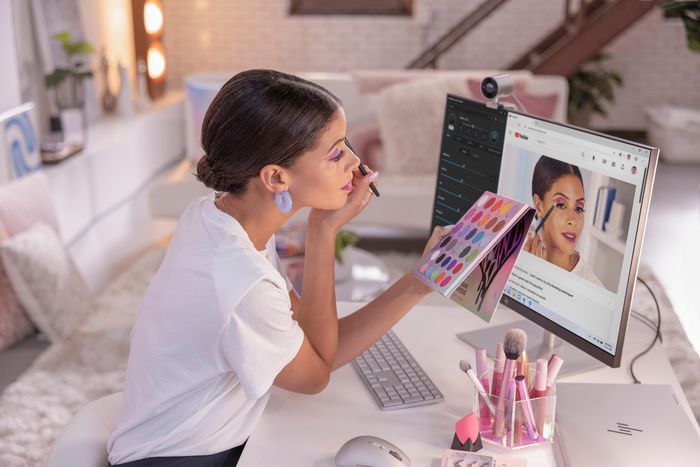 HP Webcam 4K 950 - Caméra USB avec suivi IA, micro et grand angle pour visioconférences et streaming