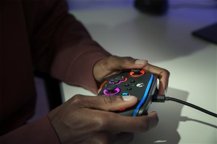 PowerA Spectra Infinity Enhanced - Manette filaire avec LED personnalisable et boutons programmables pour Xbox Series X|S, Xbox One et PC (Réf. 1522360-01)