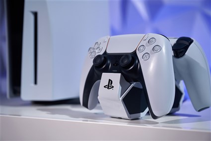 Power A 1522855-01 Station de Charge Double Officielle pour Manette DualSense PlayStation 5 - Charge et Exposition Deux Manettes Sans Fil
