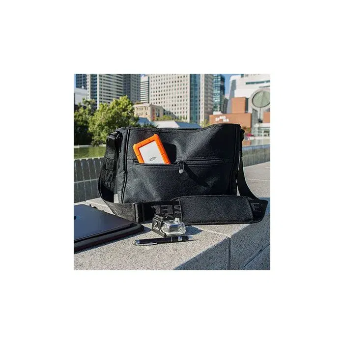 LaCie Disque dur externe Rugged STFR2000800 2 To USB-C - Résistant pour bureau - 2.5"