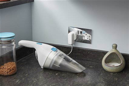 Black+Decker NVC-115-JL Aspirateur balai main sans fil cyclonique, batterie Lithium, 3.6V, technologie Grab&Go, design ergonomique
