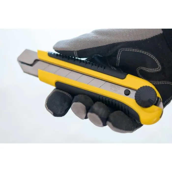 Stanley 0-10-425 - Cutter bimatière Dynagrip 25 mm avec lame sécurisée et molette crantée - 7 segments de lame Stanley 0-10-425 - Cutter bimatière Dynagrip 25 mm avec lame sécurisée et molette crantée - 7 segments de lame
