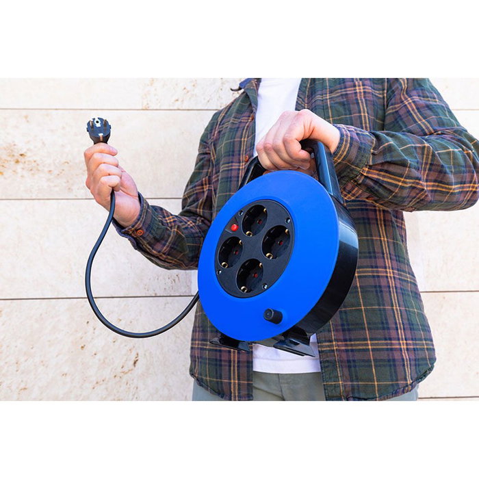 Edm Enrouleur de câble 10m 3G1mm² 4 prises Schuko avec protection thermique - bleu/noir Edm Enrouleur de câble 10m 3G1mm² 4 prises Schuko avec protection thermique - bleu/noir