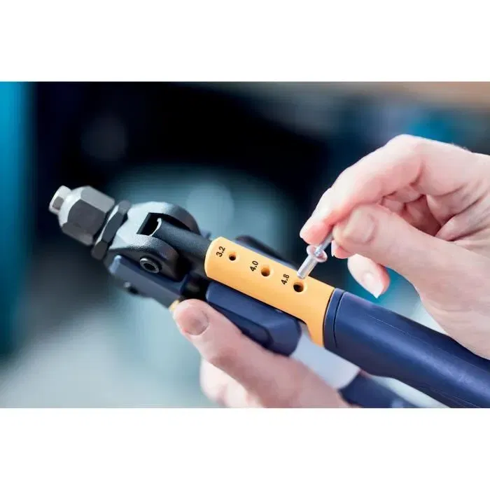 Rapid RP100 Multi - Pince à riveter démultipliée puissante et ergonomique pour rivets acier inoxydable et aluminium (3.2 à 4.8 mm), avec buse Multi, clé et 100 rivets inclus Rapid RP100 Multi - Pince à riveter démultipliée puissante et ergonomique pour rivets acier inoxydable et aluminium (3.2 à 4.8 mm), avec buse Multi, clé et 100 rivets inclus