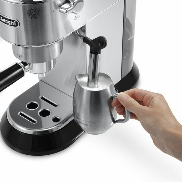 De'Longhi Dedica Style EC685.M Machine Expresso Inox