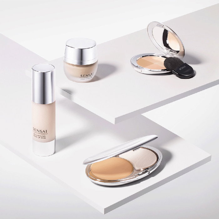 Sensai Total Finish Fond de Teint Poudre SPF10 #TF25 Topaz Beige 11g - Couvrance Ajustable, Soin Anti-Âge, Teint Éclatant