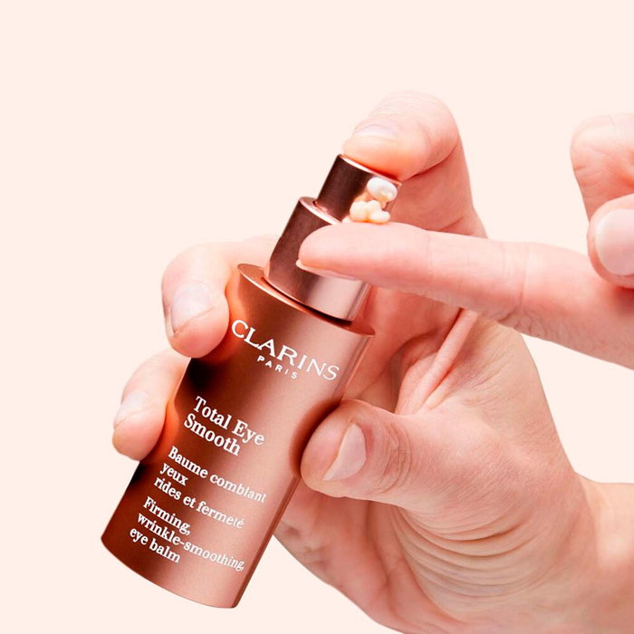 Clarins Total Eye Smooth Soin Contour des Yeux Anti-rides, Raffermissant et Illuminant 15 ml