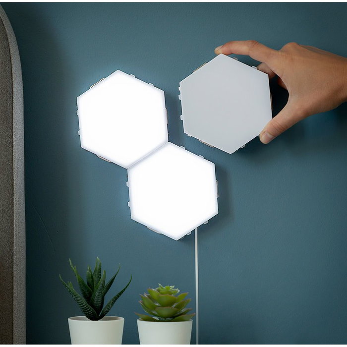 Innovagoods Set de 3 Panneaux LED Modulaires Magnétiques et Tactiles Hexagonaux – Lumière Blanche