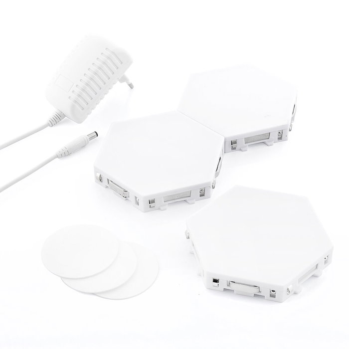 Innovagoods Set de 3 Panneaux LED Modulaires Magnétiques et Tactiles Hexagonaux Innovagoods Set de 3 Panneaux LED Modulaires Magnétiques et Tactiles Hexagonaux