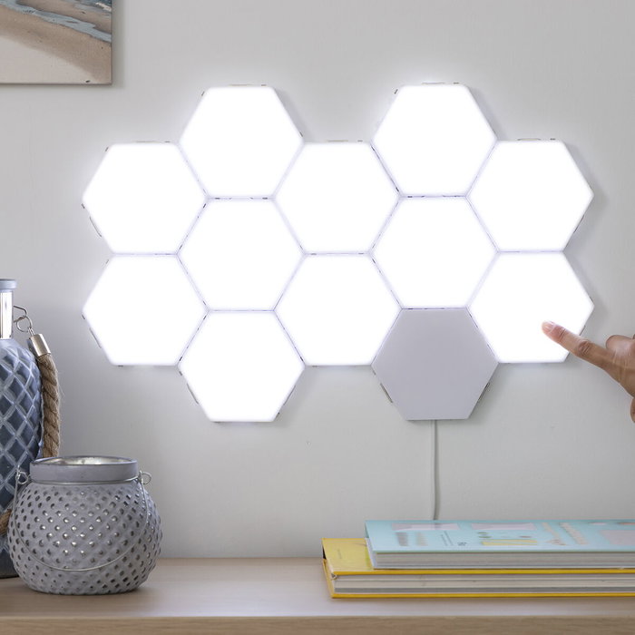 Innovagoods Set de 3 Panneaux LED Modulaires Magnétiques et Tactiles Hexagonaux Innovagoods Set de 3 Panneaux LED Modulaires Magnétiques et Tactiles Hexagonaux
