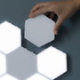 Innovagoods Set de 3 Panneaux LED Modulaires Magnétiques et Tactiles Hexagonaux
